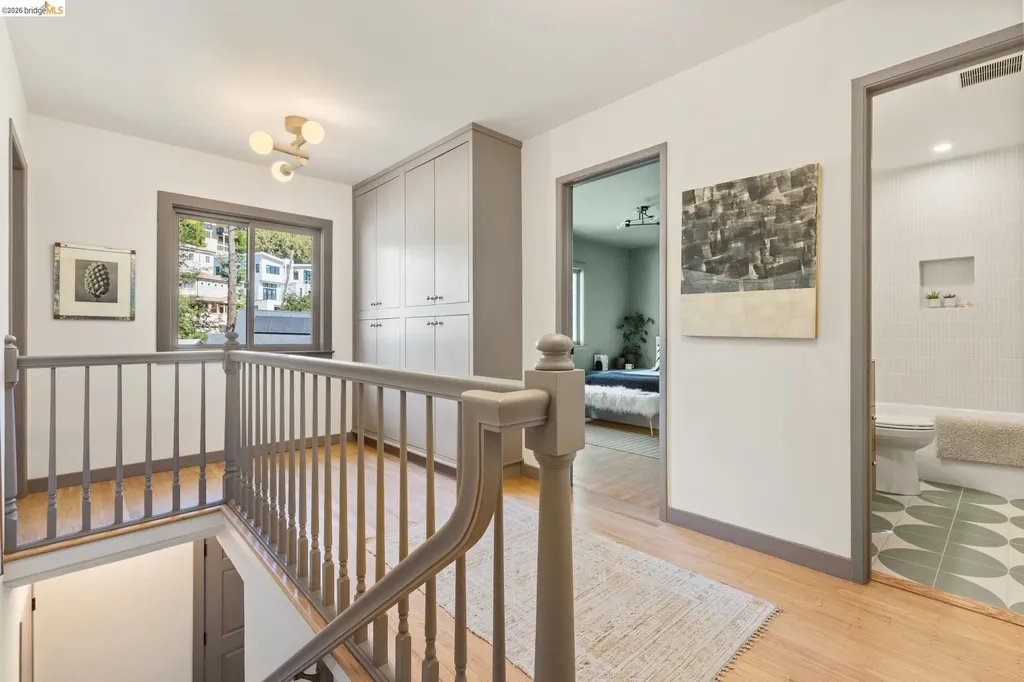 7403 Skyline Boulevard Oakland CA 94611