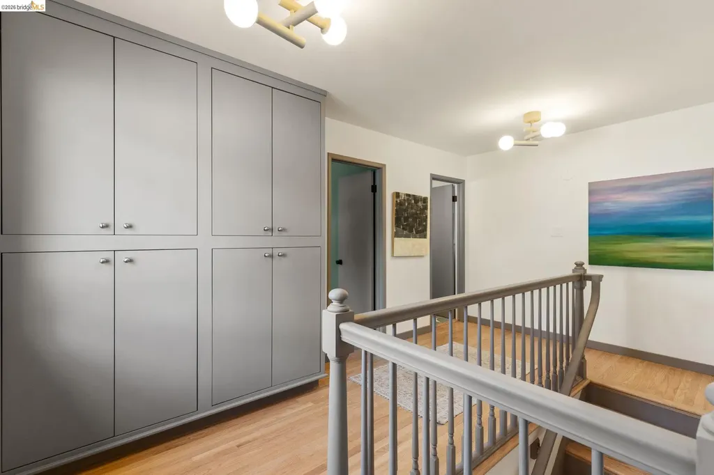 7403 Skyline Boulevard Oakland CA 94611