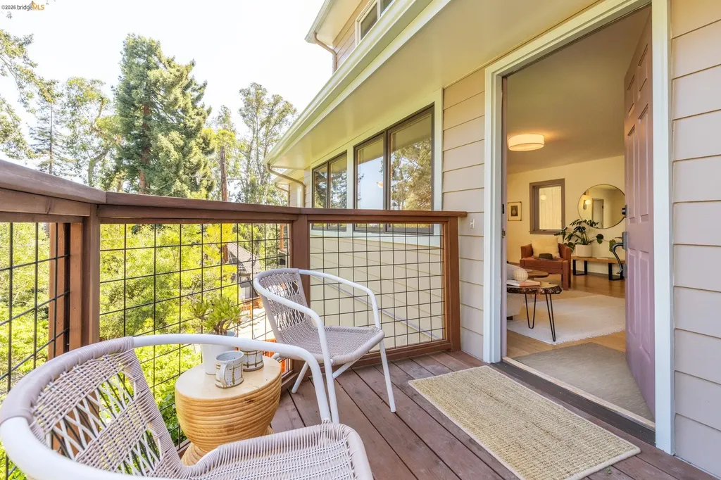 7403 Skyline Boulevard Oakland CA 94611