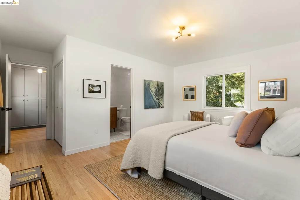 7403 Skyline Boulevard Oakland CA 94611