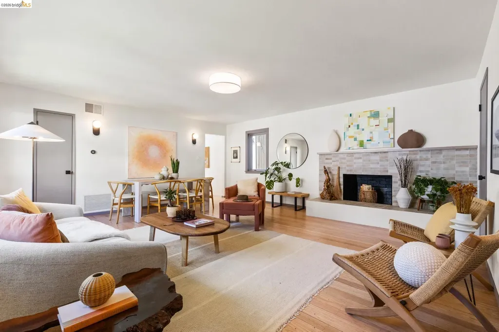 7403 Skyline Boulevard Oakland CA 94611