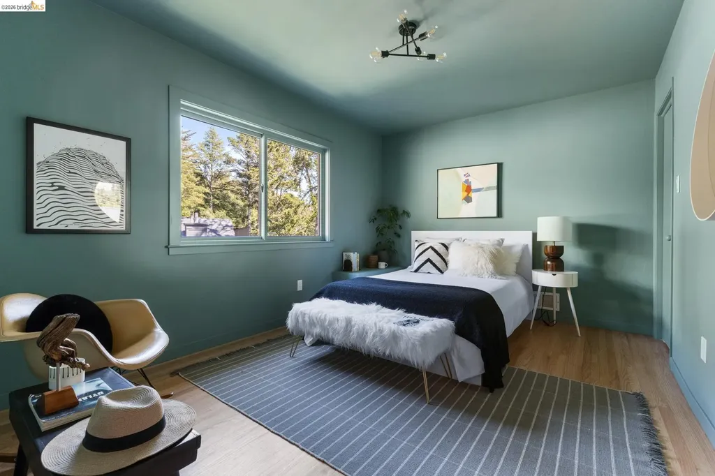 7403 Skyline Boulevard Oakland CA 94611