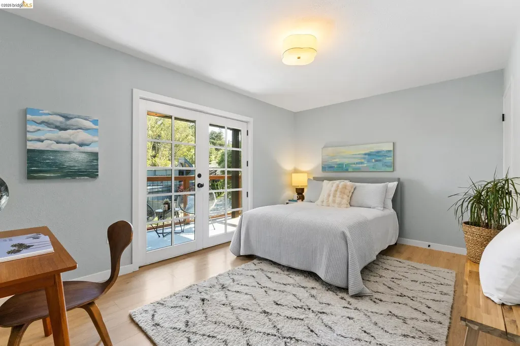 7403 Skyline Boulevard Oakland CA 94611