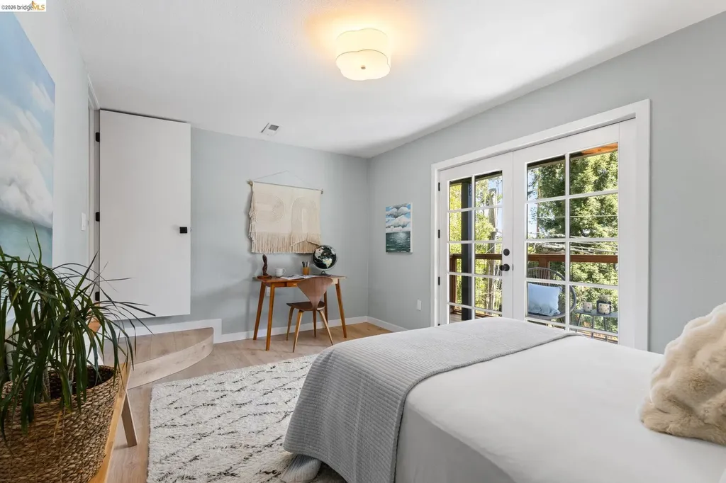 7403 Skyline Boulevard Oakland CA 94611