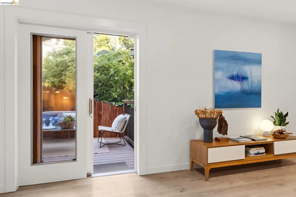 7403 Skyline Boulevard Oakland CA 94611
