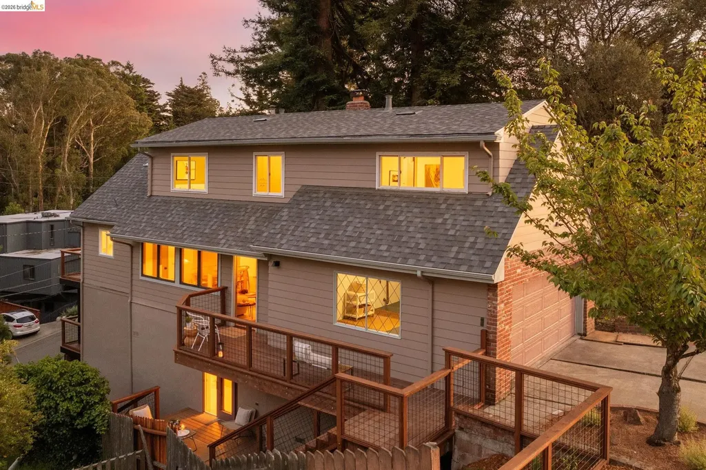7403 Skyline Boulevard Oakland CA 94611