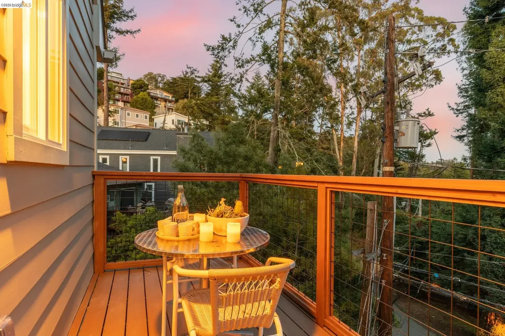 7403 Skyline Boulevard Oakland CA 94611