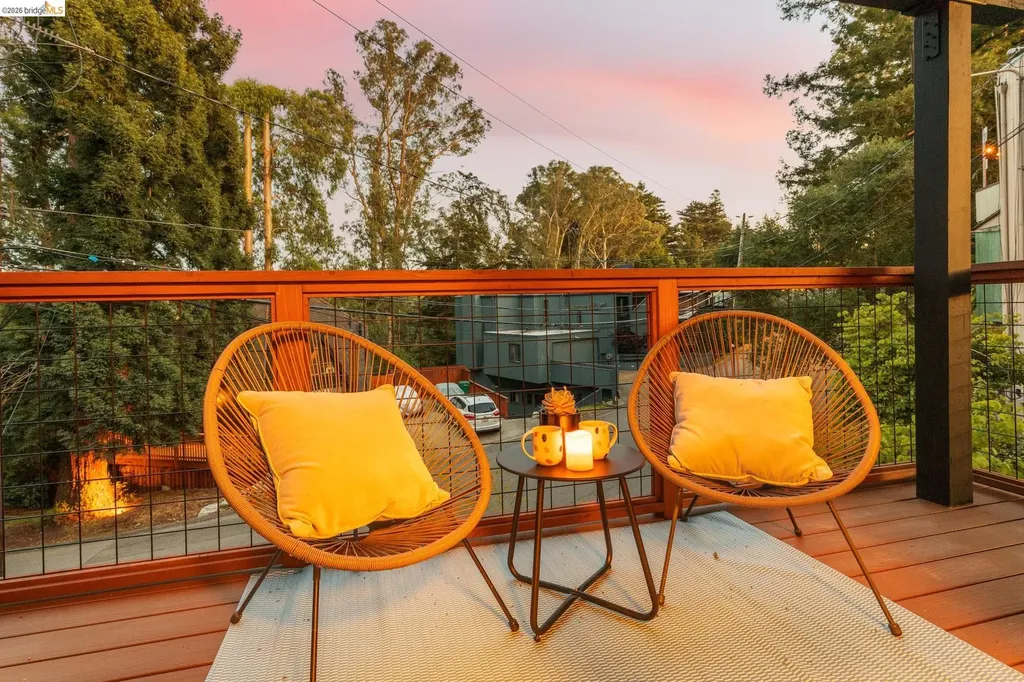 7403 Skyline Boulevard Oakland CA 94611