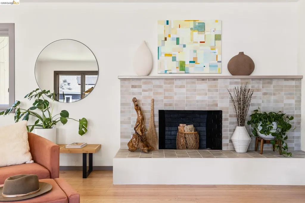 7403 Skyline Boulevard Oakland CA 94611