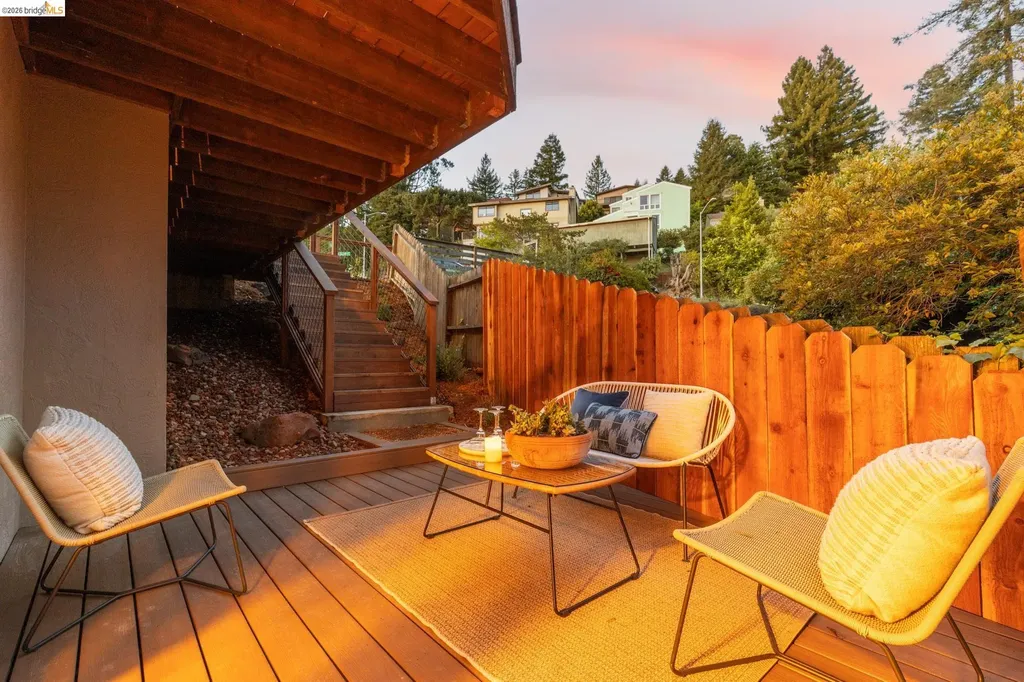 7403 Skyline Boulevard Oakland CA 94611