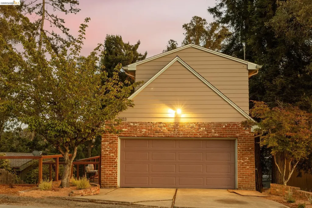 7403 Skyline Boulevard Oakland CA 94611