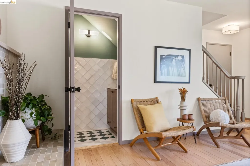 7403 Skyline Boulevard Oakland CA 94611