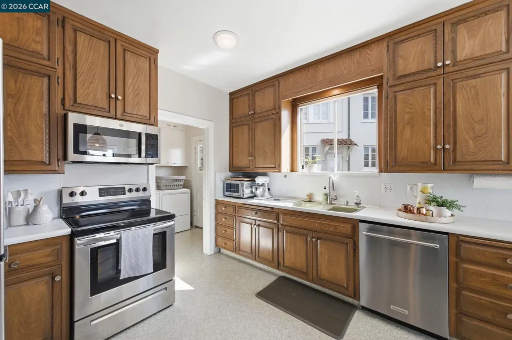 722 Palmera Court Alameda CA 94501