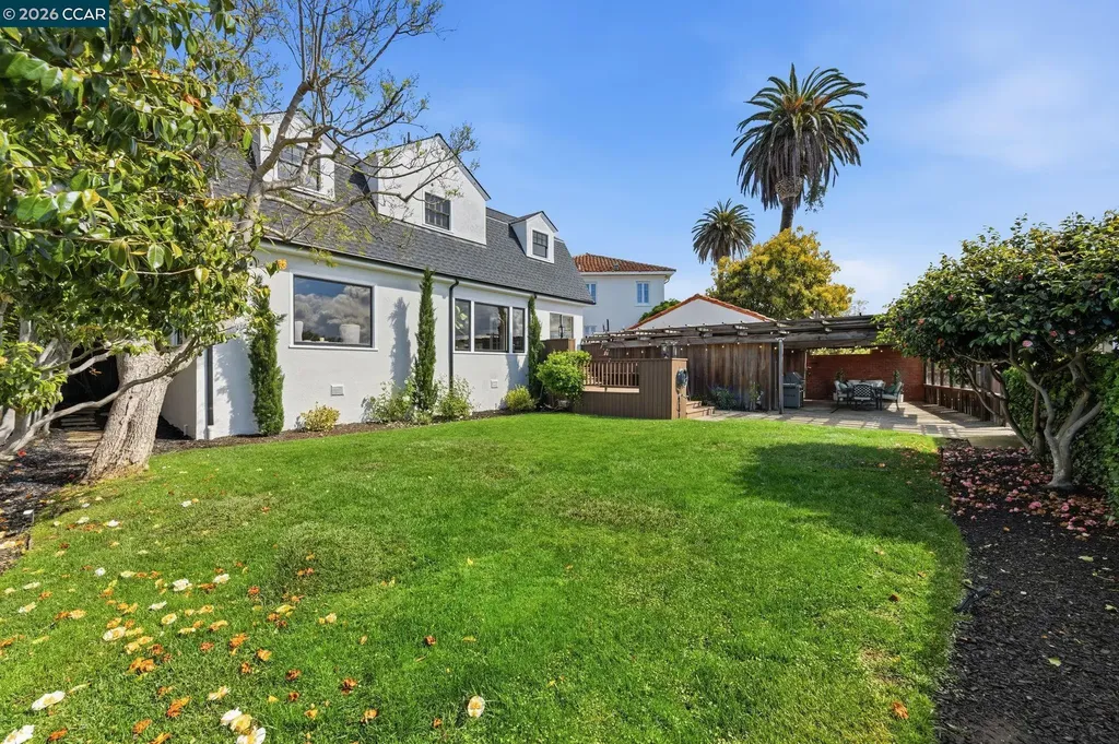 722 Palmera Court Alameda CA 94501