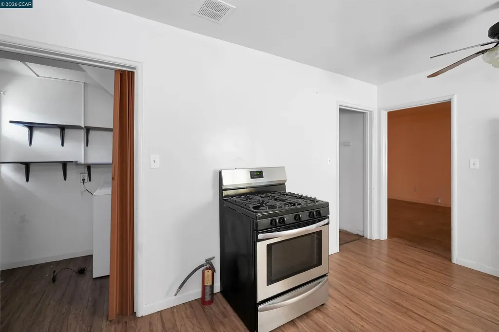 1543 Havenscourt Boulevard Oakland CA 94621
