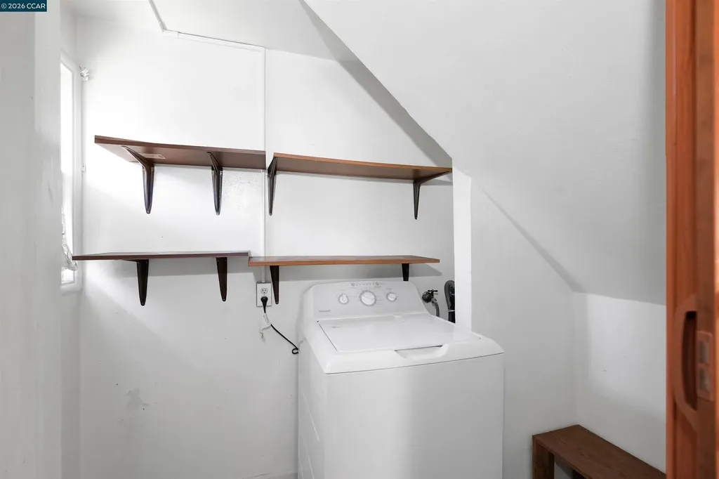 1543 Havenscourt Boulevard Oakland CA 94621