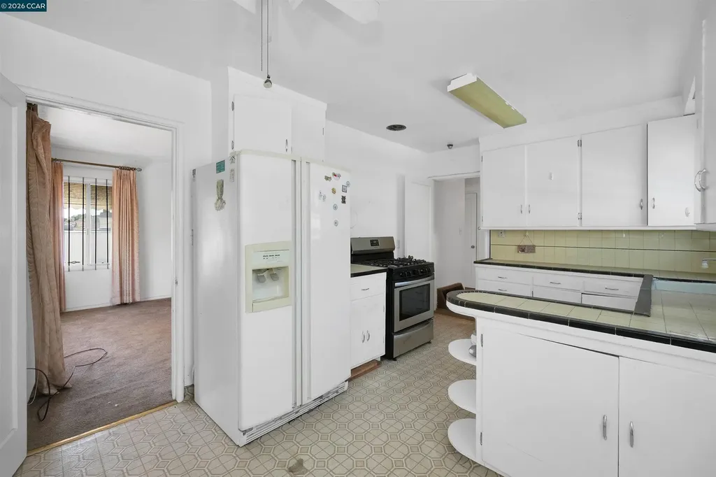 1543 Havenscourt Boulevard Oakland CA 94621