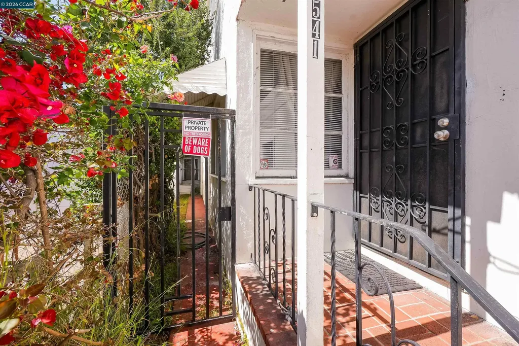 1543 Havenscourt Boulevard Oakland CA 94621