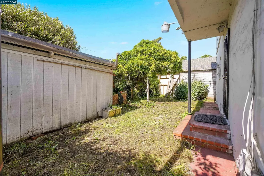 1543 Havenscourt Boulevard Oakland CA 94621