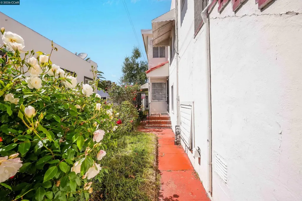 1543 Havenscourt Boulevard Oakland CA 94621