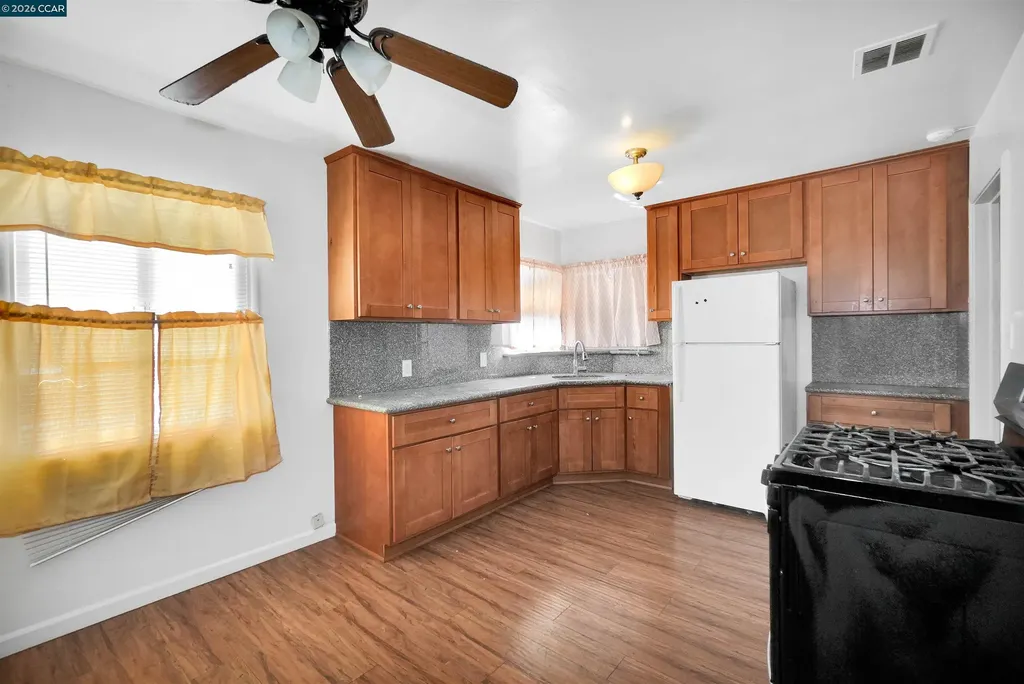 1543 Havenscourt Boulevard Oakland CA 94621