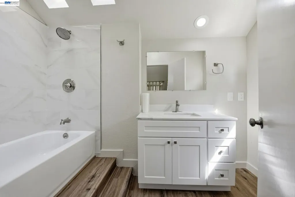 1714 Chestnut Street Oakland CA 94607