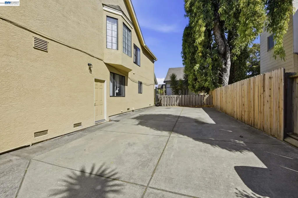 1714 Chestnut Street Oakland CA 94607
