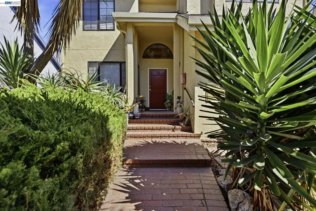 1714 Chestnut Street Oakland CA 94607