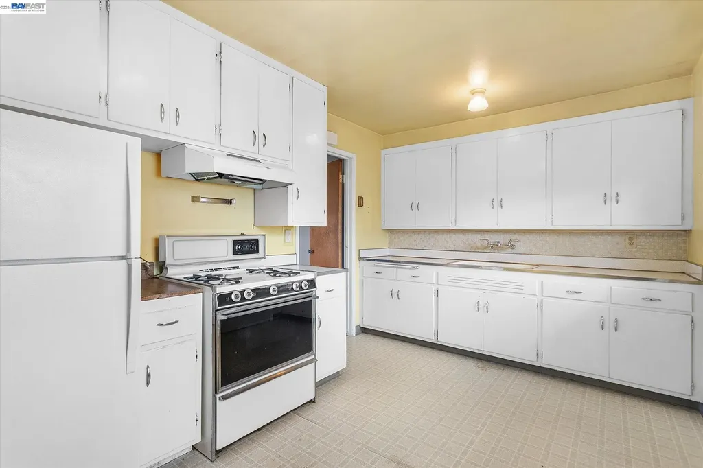 26350 Stryker Street Hayward CA 94545
