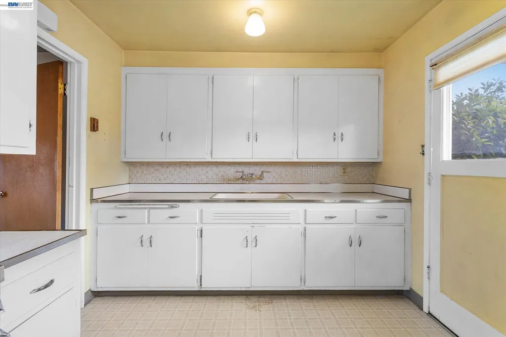 26350 Stryker Street Hayward CA 94545