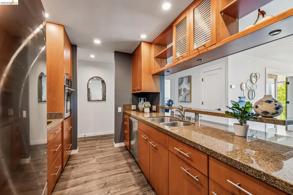 811 York Street Oakland CA 94610