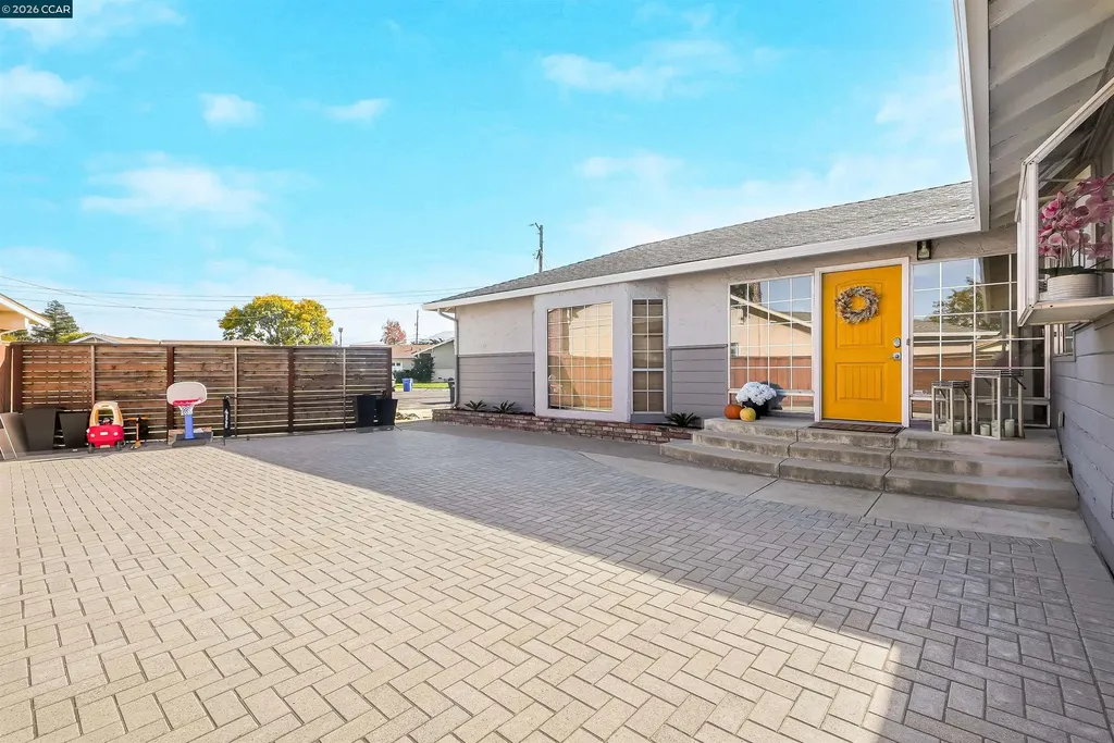 1745 Eucalyptus Court Concord CA 94521