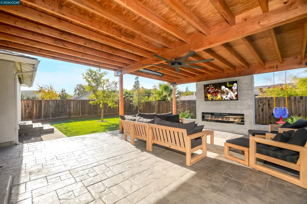 1745 Eucalyptus Court Concord CA 94521