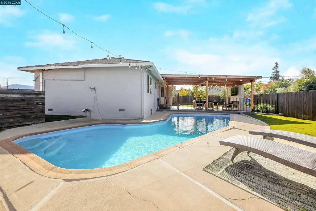 1745 Eucalyptus Court Concord CA 94521