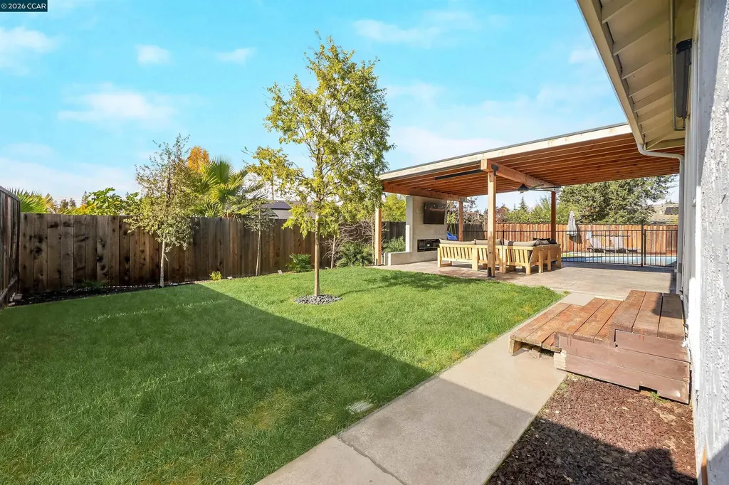 1745 Eucalyptus Court Concord CA 94521