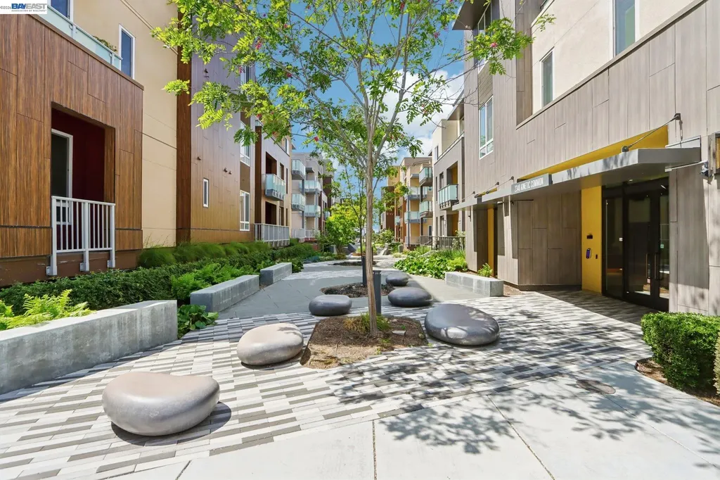2348 Kinetic Common Fremont CA 94539