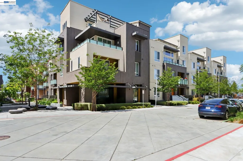 2348 Kinetic Common Fremont CA 94539