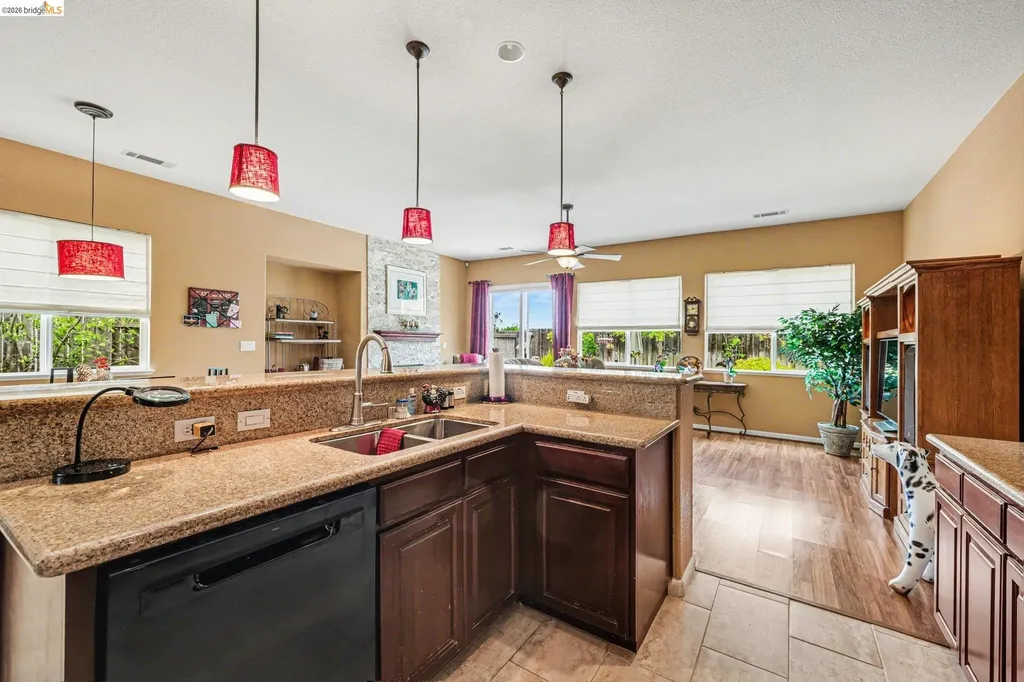 1112 Donatello Way Oakley CA 94561
