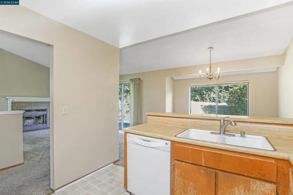 2402 Silk Tree Court Martinez CA 94553