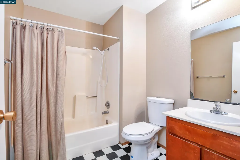 2402 Silk Tree Court Martinez CA 94553