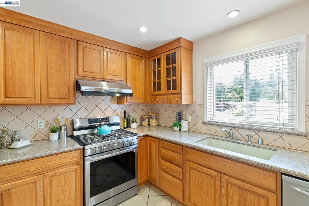 17939 Lamson Road Castro Valley CA 94546