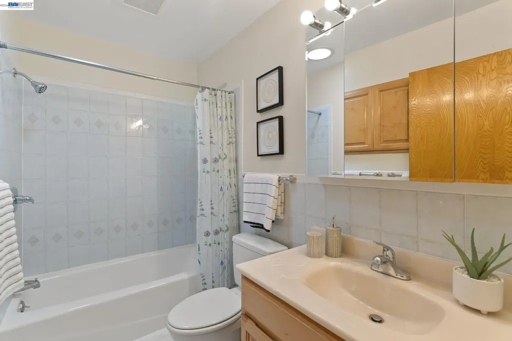 17939 Lamson Road Castro Valley CA 94546