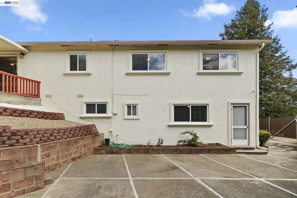 17939 Lamson Road Castro Valley CA 94546