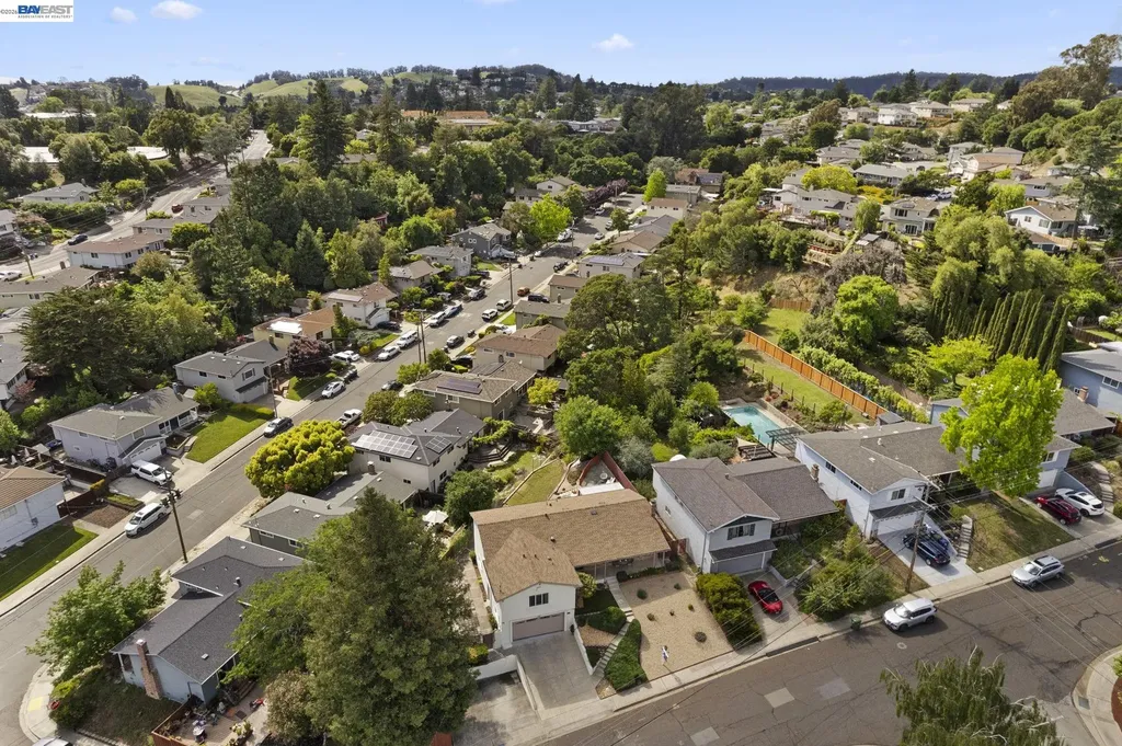 17939 Lamson Road Castro Valley CA 94546