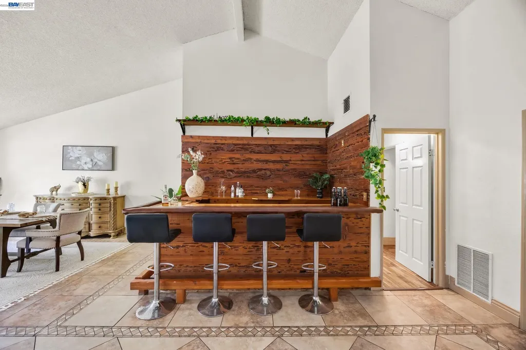 2857 Randall Way Hayward CA 94541
