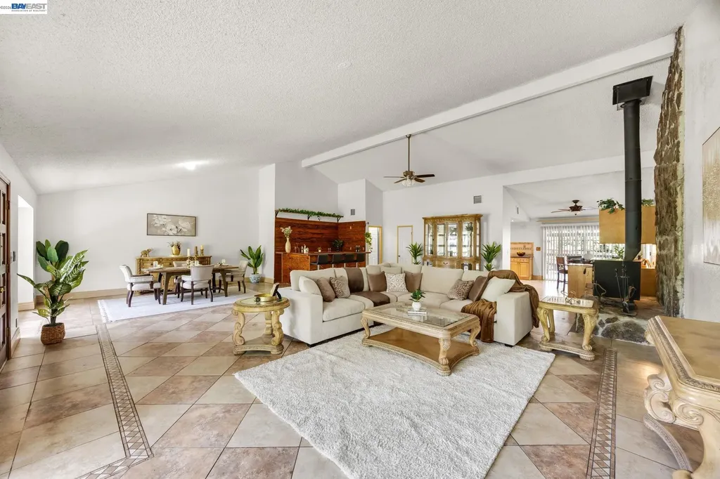 2857 Randall Way Hayward CA 94541