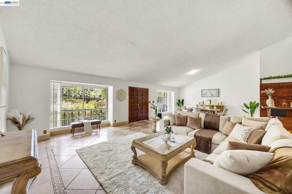 2857 Randall Way Hayward CA 94541