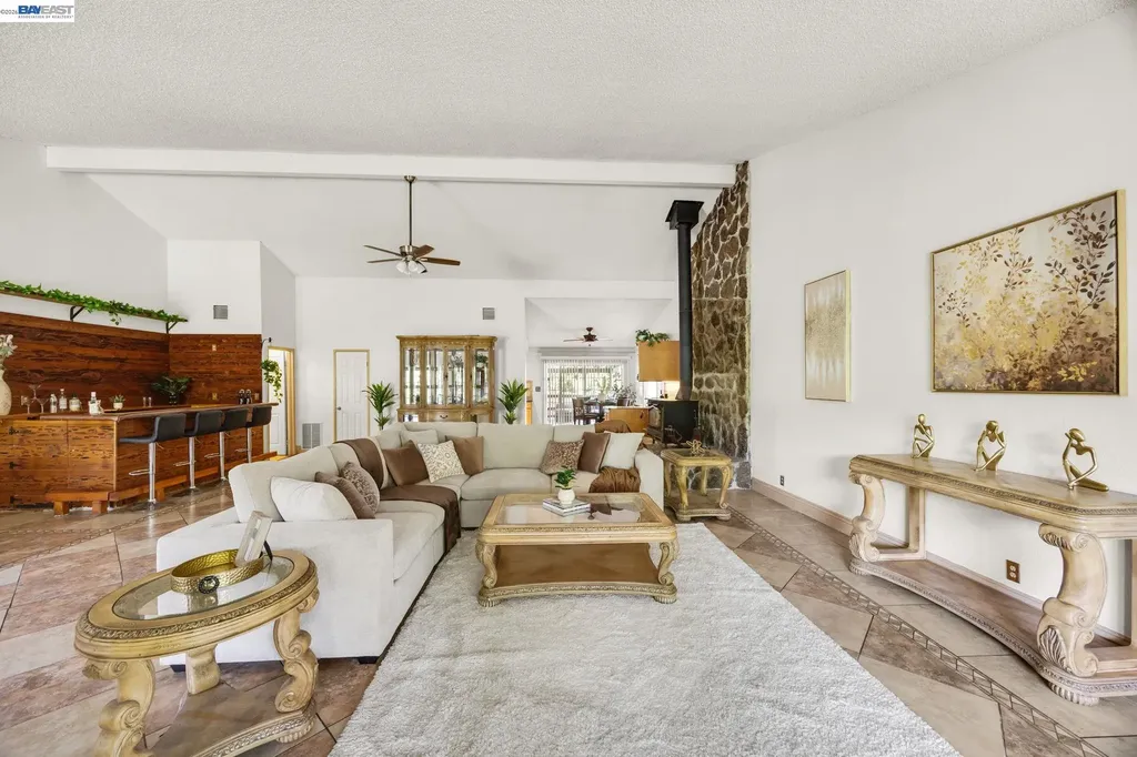 2857 Randall Way Hayward CA 94541