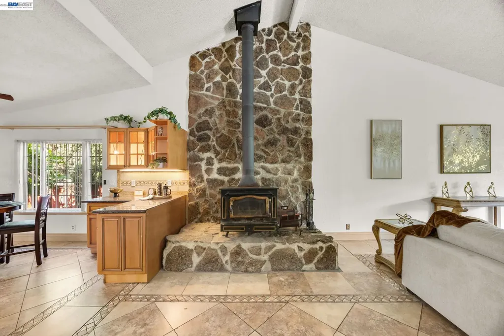 2857 Randall Way Hayward CA 94541