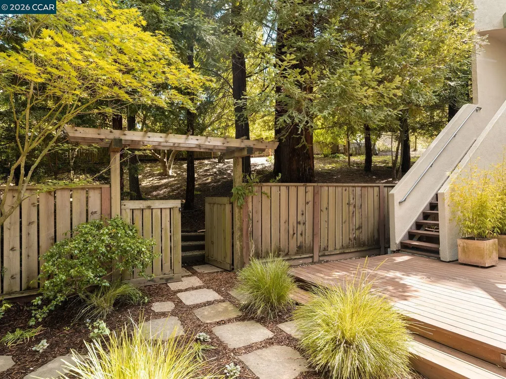 6 Dorothy Place Berkeley CA 94705